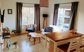 Golondrinas Suites, depto céntrico con ascensor y cochera